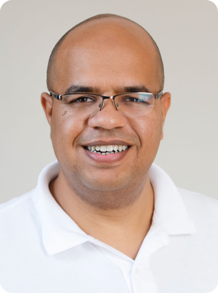 Hussein Abdellatif ist selbst als Arzt in der Rheumatologie tätig und betreibt seine eigene Praxis inklusive Labor in Bonn.