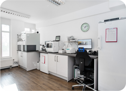 Lab. Solutions unterstützt Sie beim Aufbau Ihres eigenen Labors in Ihrer Rheumapraxis.